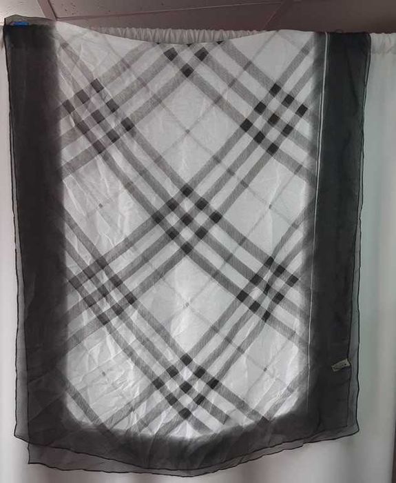Шарф шелковый серо-черный Burberry