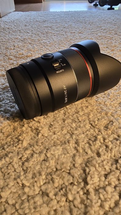 Lente Samyang AF 24mm Sony
