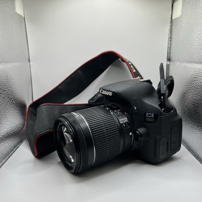 Cannon 700D com lente e kit comoleto