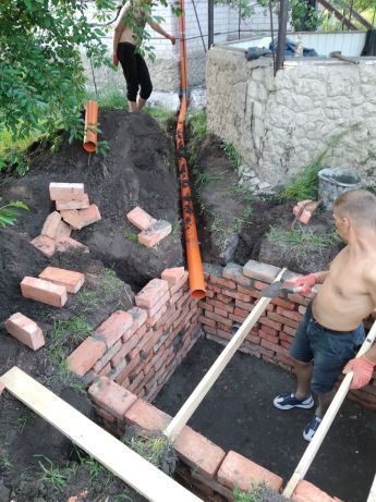 ЧИСТКА СЛИВНЫХ ЯМ ремонт сливных ям строительство ям илосос ассенизато