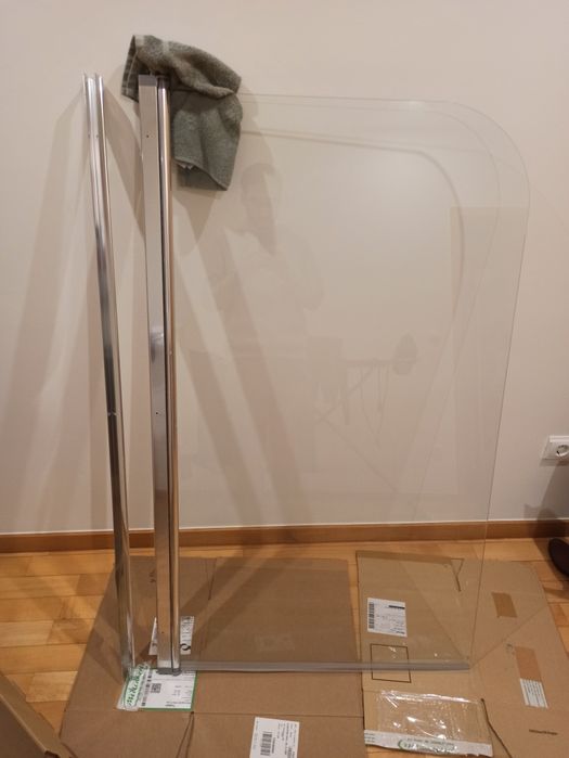 Resguardo de banheira em Vidro