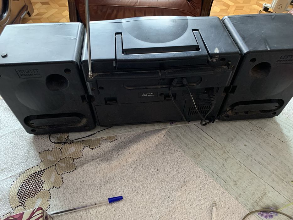 Radio magnetofon philips AW7550 .