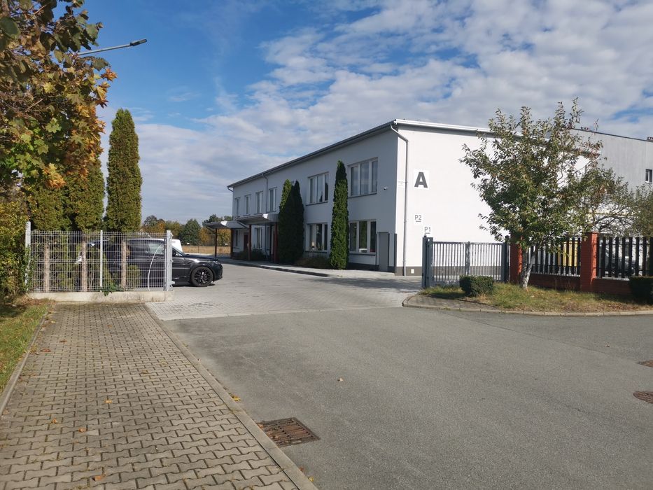 Na wynajem hala produkcyjna, magazyn, socialka, biuro Stary Sącz
