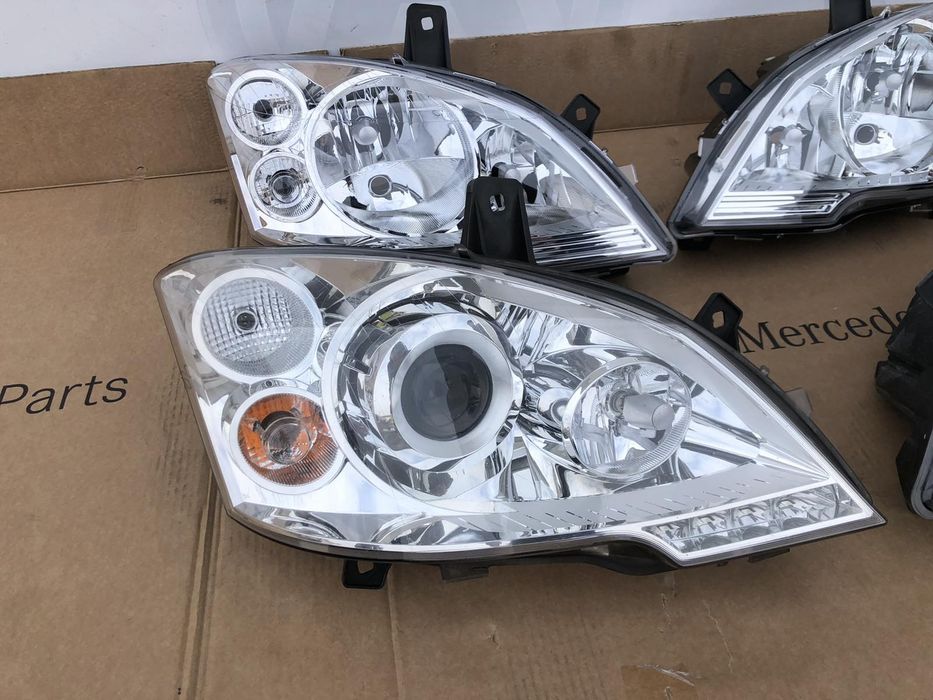 Фара фари Mercedes Benz Vito 639 Viano Розборка