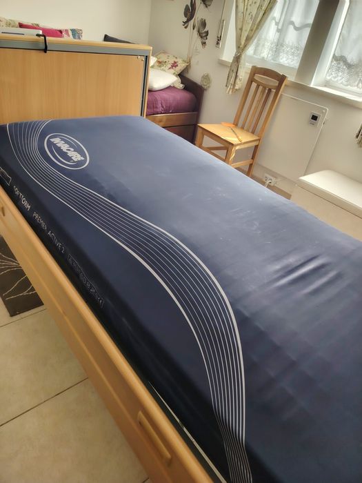 Cama geriátrica para pessoas acamadas