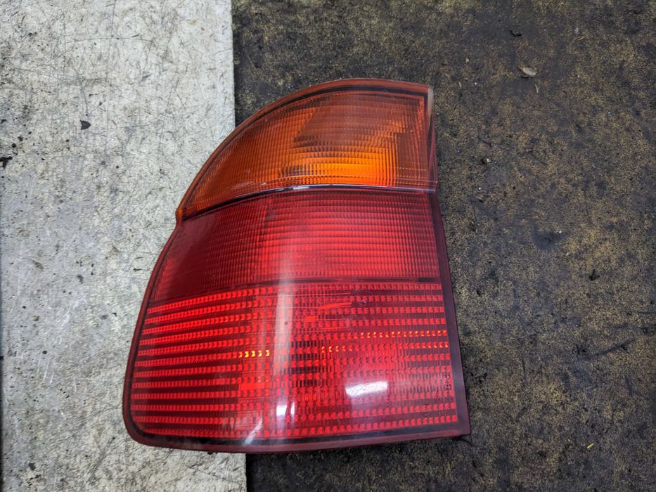 BMW E39 Touring Lampa Lewa Tylna w Błotnik