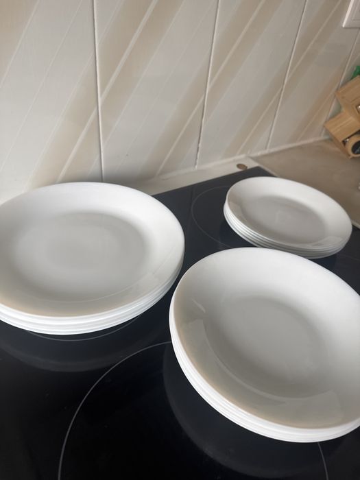 Selling a dinnerware set510387033264640001