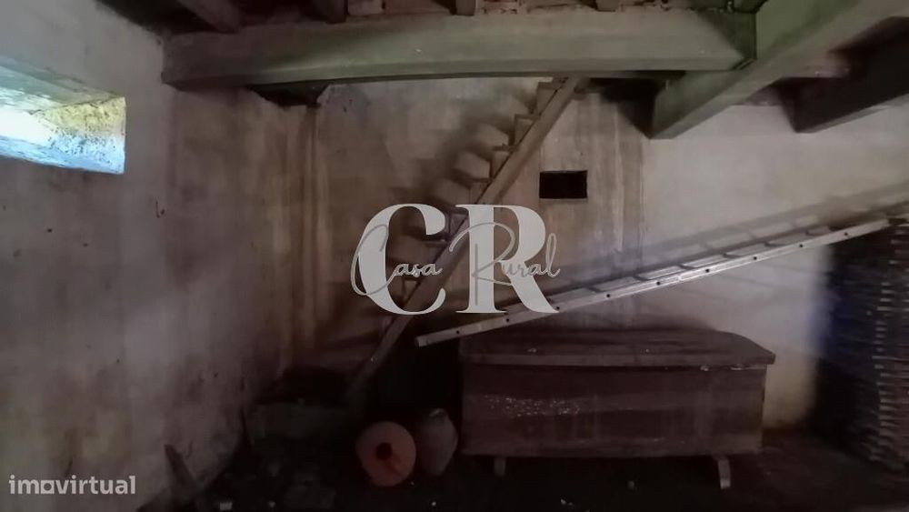 Casa tradicional portuguesa com terreno em Arega - Figueiró dos Vinhos