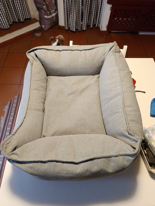 Cama para cão como nova.