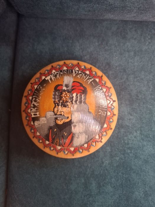 Szkatulka z drewna z Rumunii