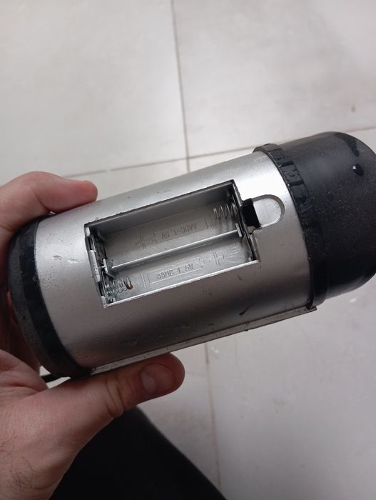 Dwie atrapy kamer do monitoringu