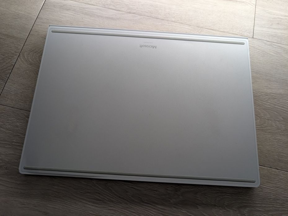 Microsoft Surface Book 2 15 i7-8650u 16/256 GTX 1060 6GB 3K нюанс