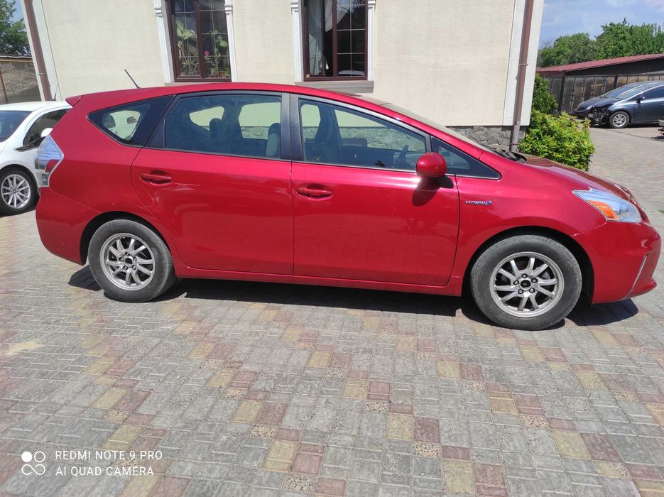 Сдам в аренду Тоyota Prius V Гибрид 2012 год супер цена 570гр день.