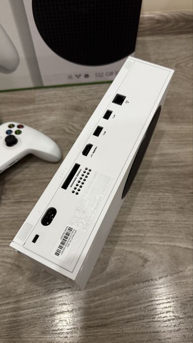 Xbox Series S 512GB + 2 геймпади