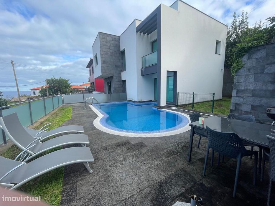 Moradia Ilha da Madeira – Vista Panorâmica, Piscina e Conforto Total