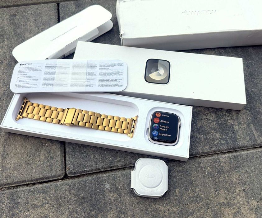 Apple Watch Series 9 GPS 45 mm Starlight / złoty Aluminium -  oryginalna bransoleta Milanese Loop GOLD