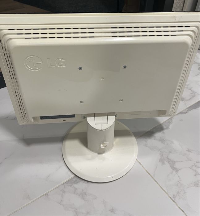 LG Flatron L206WTQ-WF 20