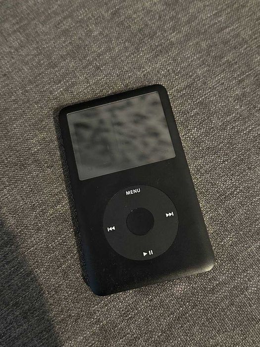 Apple Ipod (A1238) 80gb + Док-станция JBL On Stage III