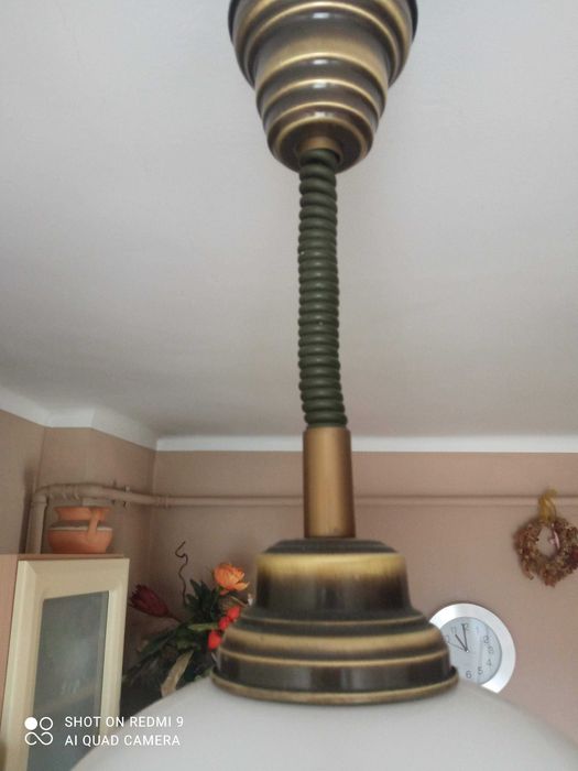 Lampa sufitowa regulowana
