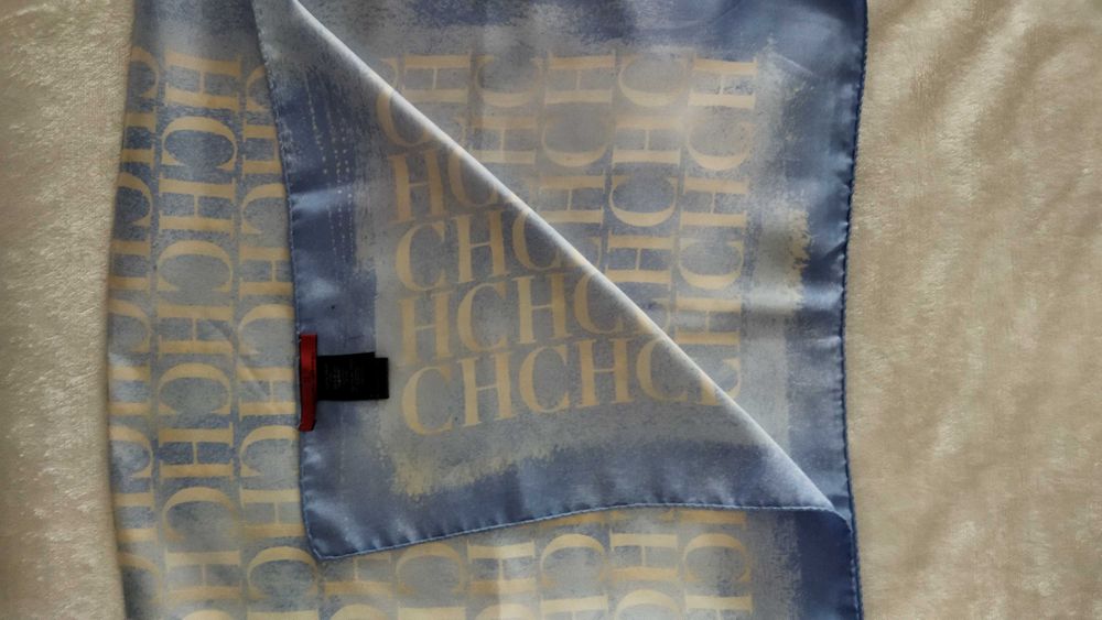 Lenço Carolina Herrera