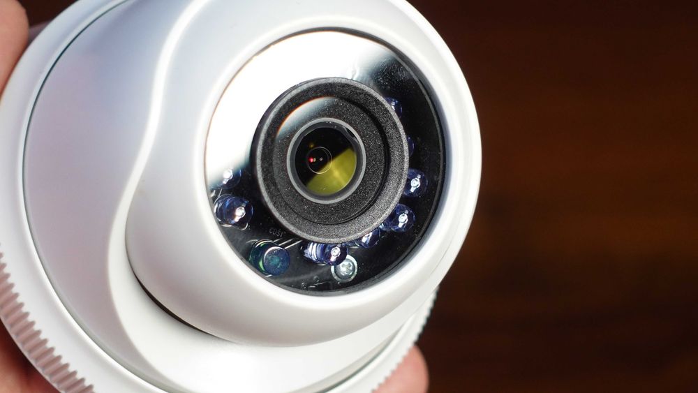 Kamera Hikvision analogowa 720p DS-2CE56C0T-IRPF wiarygodna atrapa