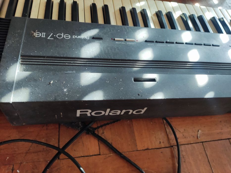 Órgão Piano Digital Roland EP-7 II