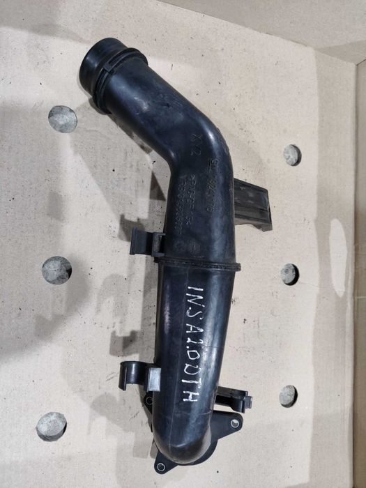 Патрубок интеркулера 2.0CDTI OPEL INSIGNIA 08-17 13240176