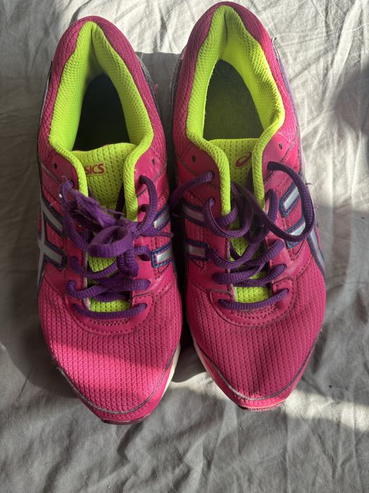 Кросівки Asics для бігу