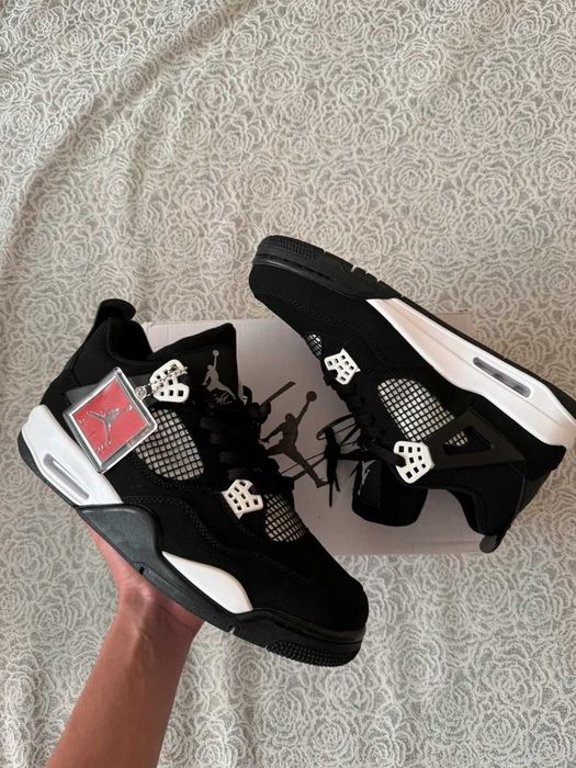 Jordan_Air_Jordan_4_Retro_"White_Thunder"_Rozmiar.46