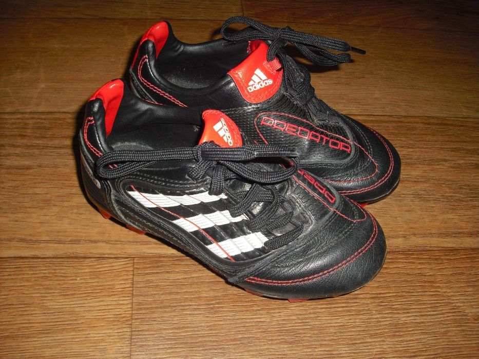Футбольные кожаные бутсы Adidas р. 28