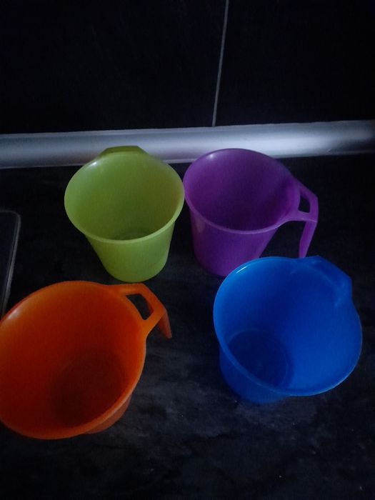 Chávenas  de plástico