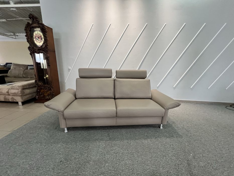 Диван шкіряний подушки підголівники