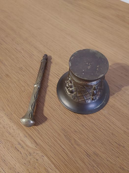 Mini Almofariz de Latão com Pilão Vintage