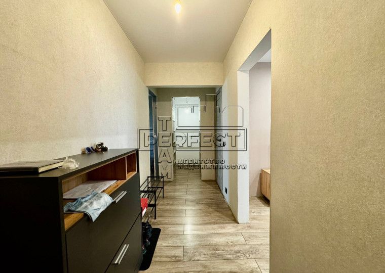 Продаж 2к квартири Якуба Коласа 5