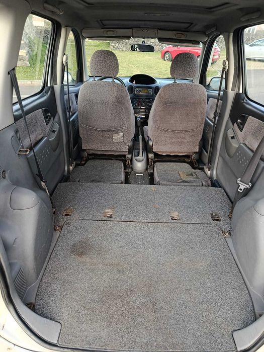 Vendo Toyota Yaris Verso 1.3 a gasolina de 1999