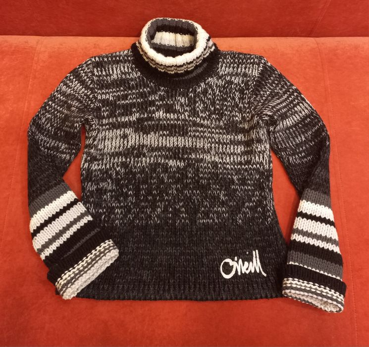 Тёплый свитер, полушерсть.