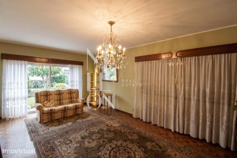 Moradia T5 Em Bustos | Lote De 2.050 M² | Oliveira Do Bairro