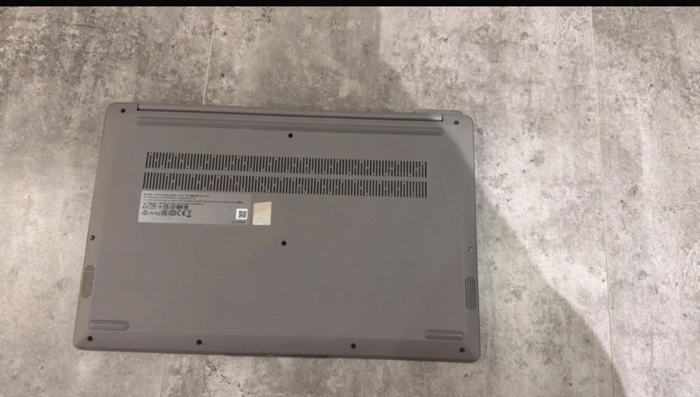 Portatil Lenovo com muito poufo uso