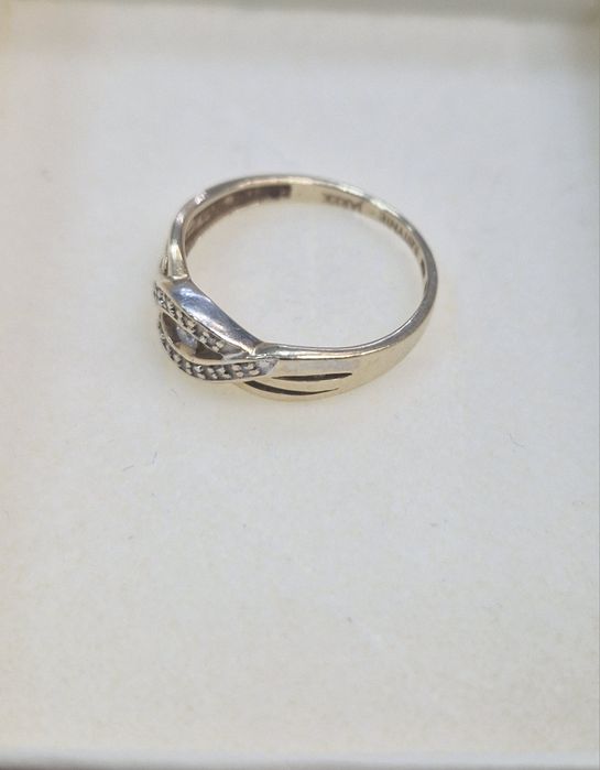 Piękny złoty pierścionek z cyrkoniami używany PR 585 rozm 15