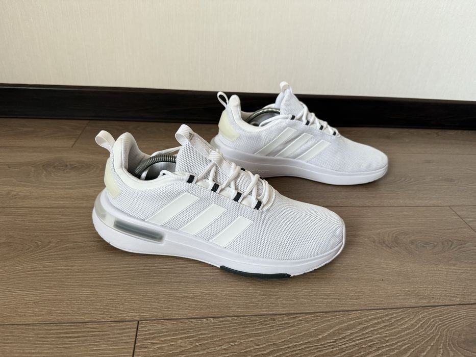 Кросівки adidas 46 розмір