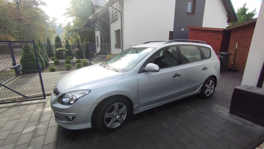 Hyundai I30 Hyundai i30 CW kombi+ komplet opon