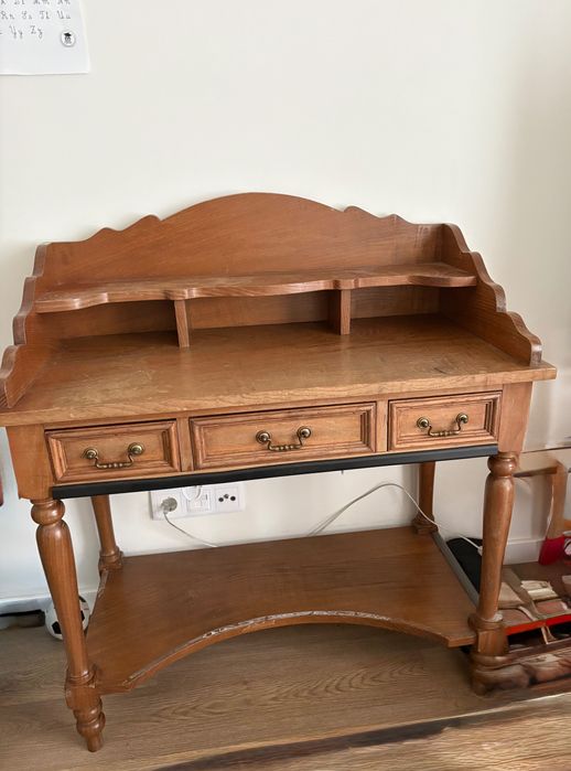 Cómoda e escrivaninha em madeira maciça