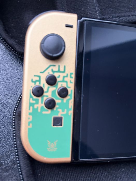 Nintendo Switch Oled Zelda + etui + gry