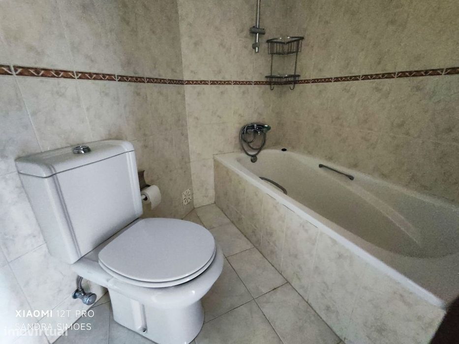 T2 em Corroios, pronto a habitar por 950€