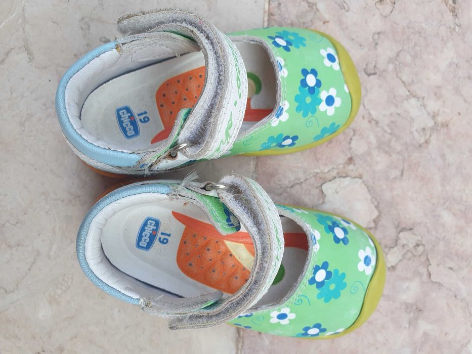 Sapatos para menina Chicco, tamanho 19
