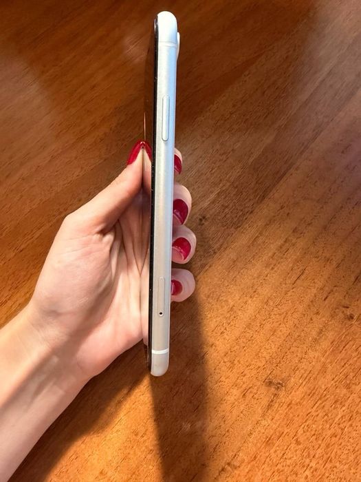 Продам Iphone Xr