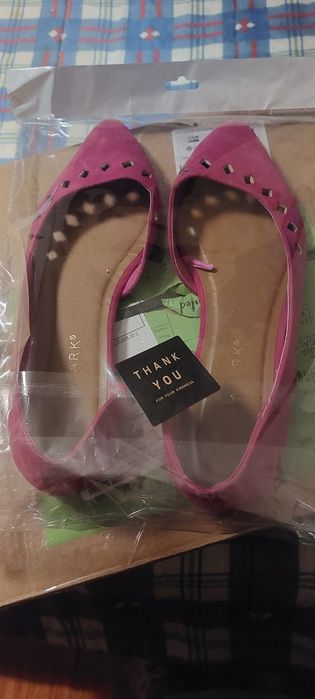 Dois pares de sapatos rasos