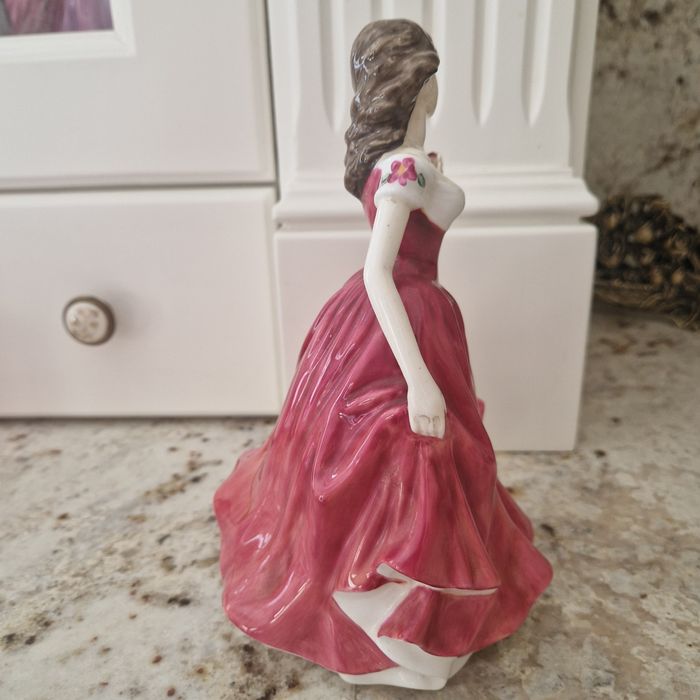 Figurka Royal Doulton Marianne