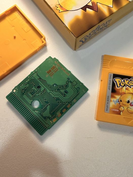 Jogo Pokémon Yellow Pikachu ESP Gameboy