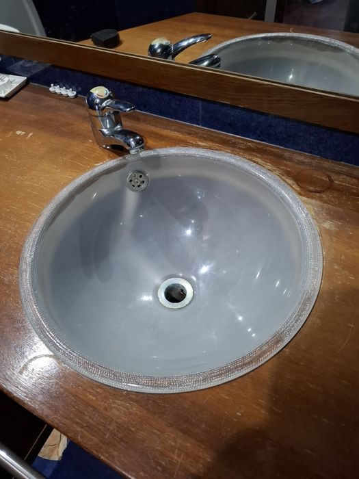 Lavatório em vidro